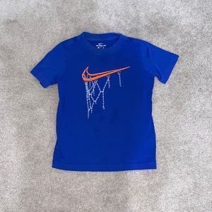 boys nike tee shirt